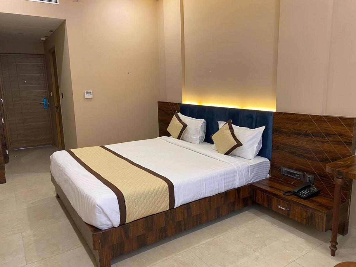 The Sarbati Palace Otel Shāhpura Dış mekan fotoğraf